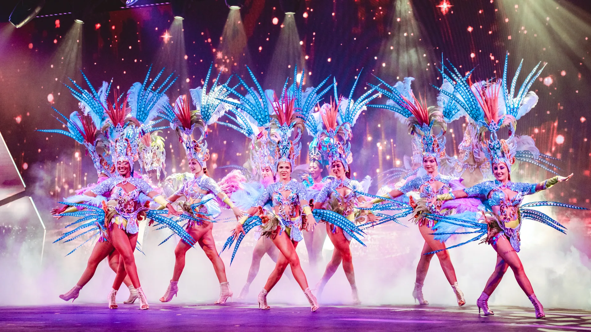 bailarinas-plumas-azules-show-sala-scala-gran-canaria.webp
