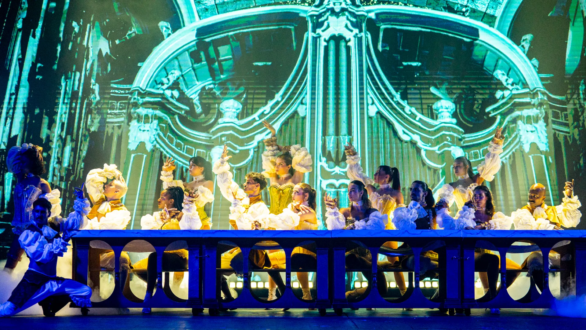 espectaculo-cancan-moulin-rouge-sala-scala.webp