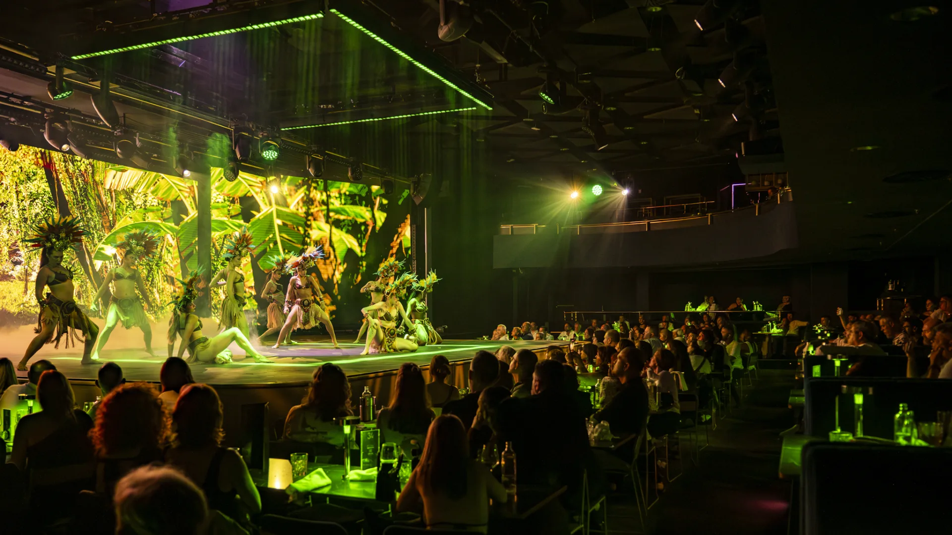sala-scala-espectaculo-tropical-publico-1.webp