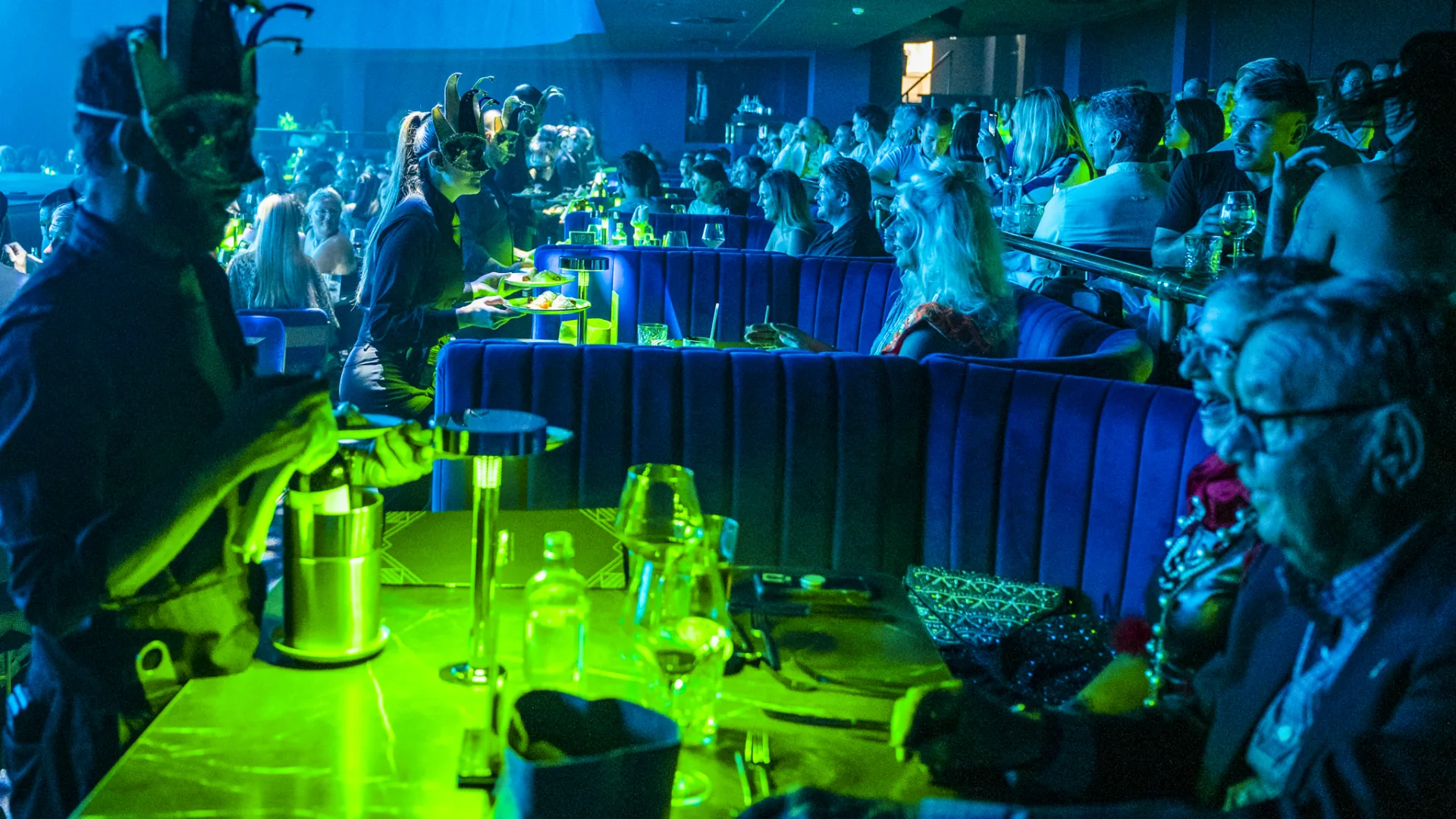 sala-scala-gran-canaria-cena-ambiente-publico.webp